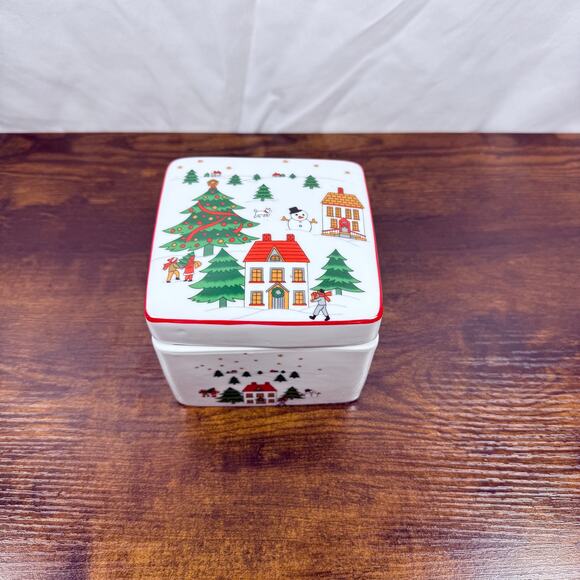 VTG Action Industries Christmas Ceramic Trinket Box – Holiday Scene w/ Lid - Picture 1 of 10